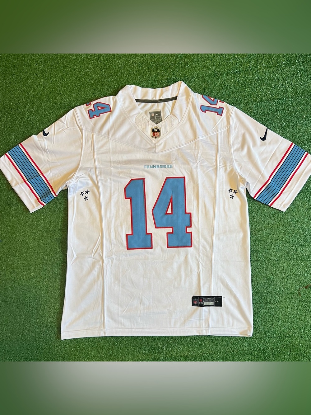Tennessee Titans Carnell Tate White Jersey
Adult Large